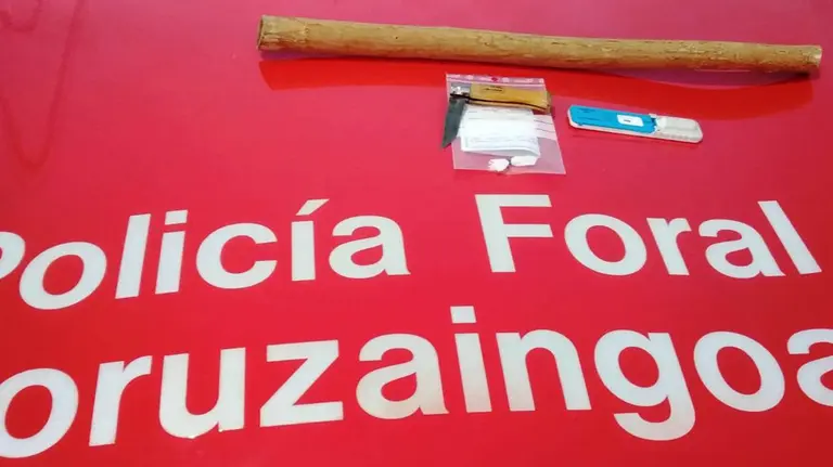 Pack de pago, droga y navaja en un partido de fútbol en Peralta POLICÍA FORAL