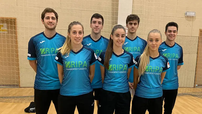 Deportistas del Club Bádminton Estella desplazados hasta Granada. Cedida.
