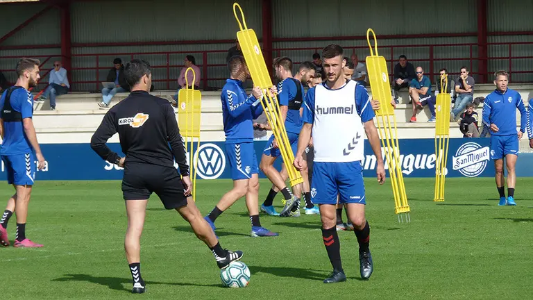 Sesión matinal de entrenamiento de Osasuna en Tajonar. Navarra.com