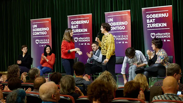 Acto de cierre de campaña de Unidas Podemos con la presencia Juan Carlos Monedero y las candidatas al Congreso y al Senado, Ione Belarra y Neniques Roldán. IÑIGO ALZUGARAY