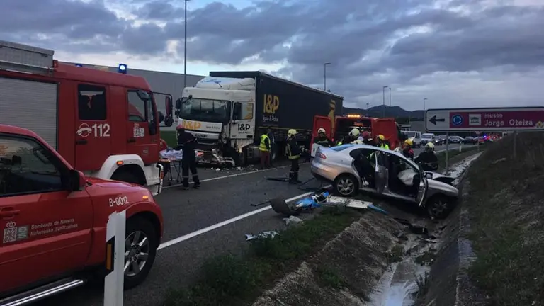 Imagen del estado del vehículo en el que viajaba la mujer accidentada.