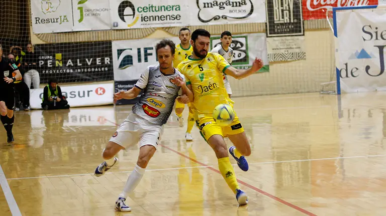 Partido entre el Jaen FS y el Ribera Navarra en la Salobreja. Cedida.