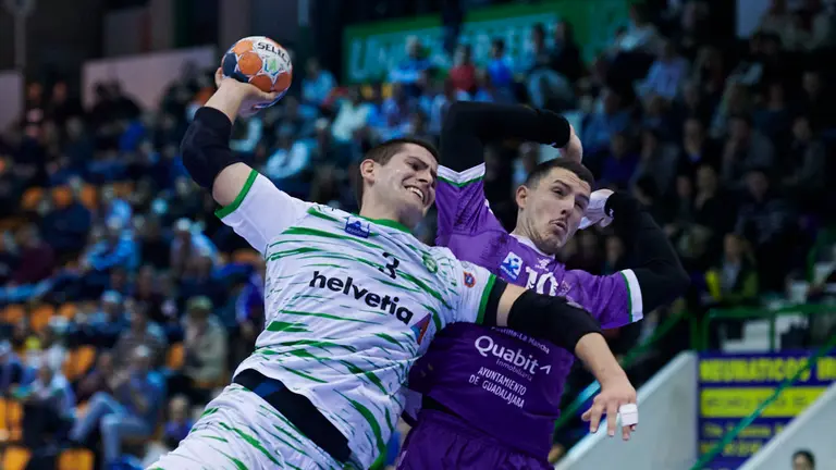 Antonio Bazán El Anaitasuna se enfrenta al Guadalajara en Pamplona. PABLO LASAOSA 19