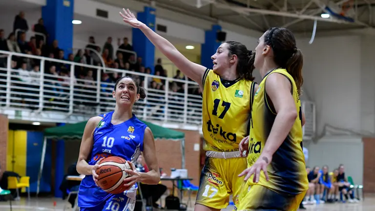 El FNB Ardoi se enfrenta al Claret Valencia en Zizur. PABLO LASAOSA 17