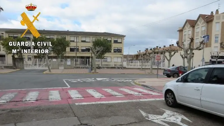 Una de los 'stops' de las calles de Castejón que se saltó el conductor detenido. GUARDIA CIVIL