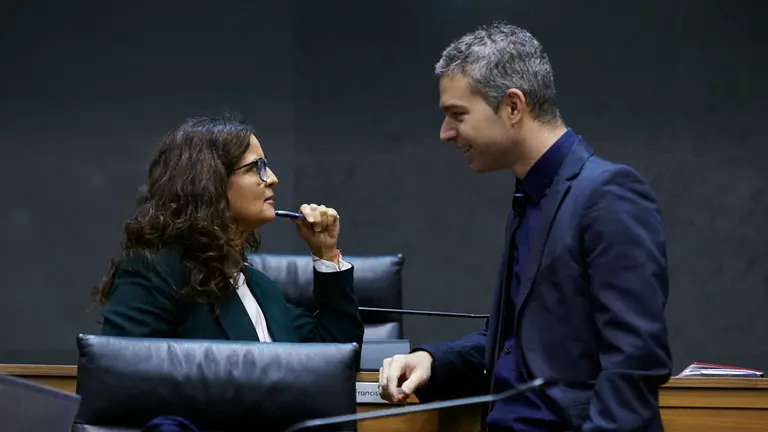 Maribel García Malo habla con Jorge Esparza. PABLO LASAOSA