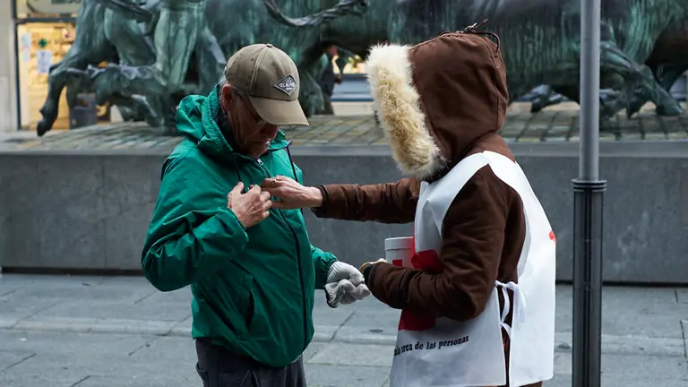 Cruz Roja celebra el Día de la Banderita en Pamplona. PABLO LASAOSA 9
