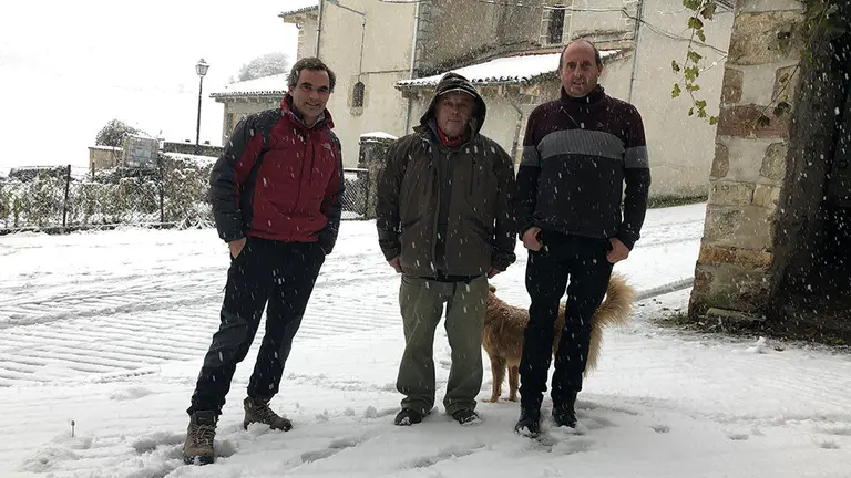 Guzmán Garmedia, el alcalde de Zilbeti, Peio Garrido, y el alcalde del Valle de Erro, Enrique Garralda GOBIERNO DE NAVARRA