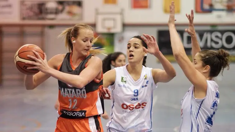 Partido de la Liga Femenina 2 entre el Mataró y el FNB Ardoi. @AEBoetMataro.