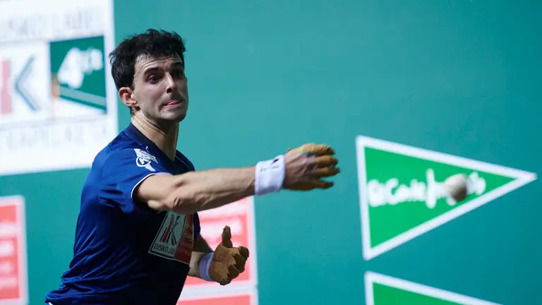 Final del Campeonato del Cuatro y Medio entre Ezkurdia y Altuna III en el Navarra Arena. PABLO LASAOSA 10