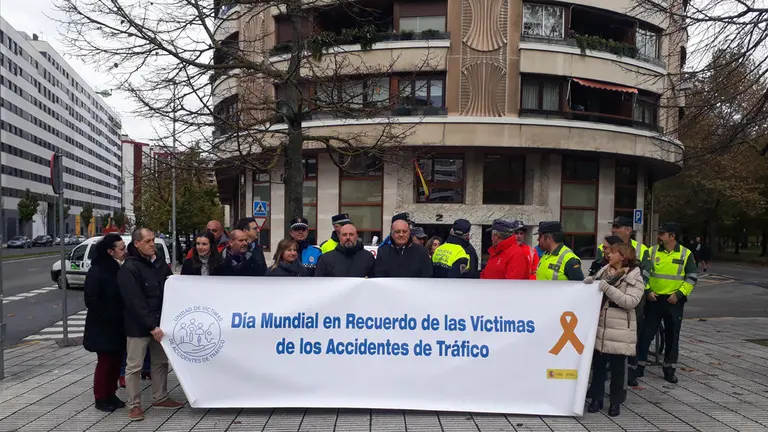 Concentración frente a la delegación de Tráfico de la Comunidad foral de Navarra. CEDIDA