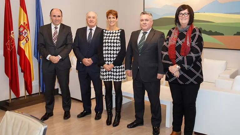 Manu Ayerdi, Josu Sánchez (Elkargi), María Chivite, Ernestro Kahle (Sonagar) y Pilar Irigoien GOBIERNO DE NAVARRA