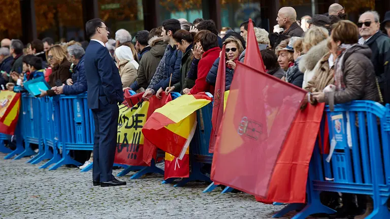 El Rey Felipe VI de Borbón entrega en Baluarte la Medalla de Oro de la CEN al empresario Manuel Torres. IÑIGO ALZUGARAY