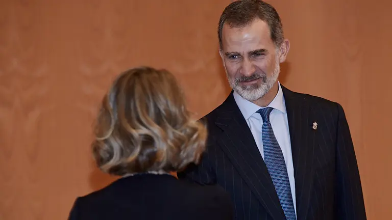 El Rey Felipe VI de Borbón entrega en Baluarte la Medalla de Oro de la CEN al empresario Manuel Torres. IÑIGO ALZUGARAY