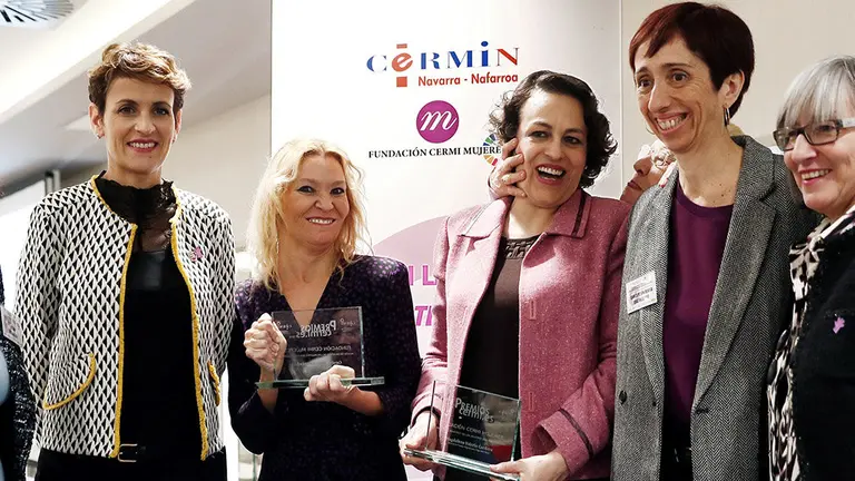 Magdalena Valerio recibe un premio de la Fundación Cermi Mujeres. EFE/ Jesús Diges