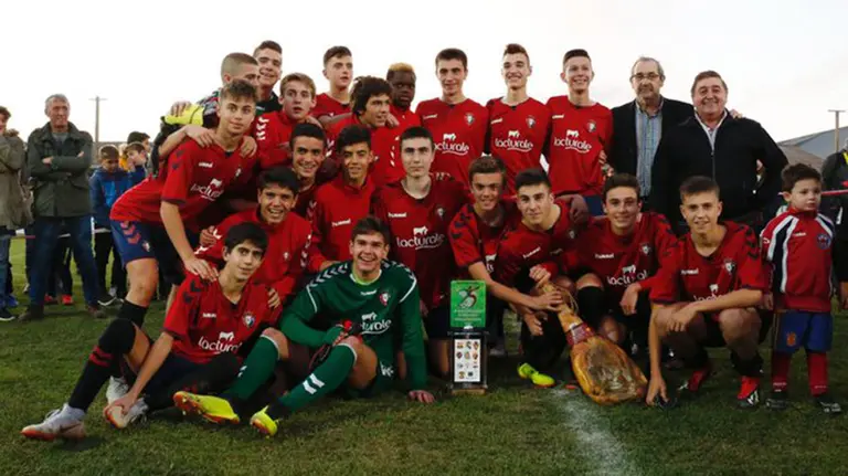 Osasuna terminó subcampeón en el torneo sub-16 de Cabanillas en 2018, solo por detrás del Real Madrid. @CAOsasuna.