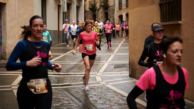 Carrera de la Mujer por las calles de Pamplona. PABLO LASAOSA