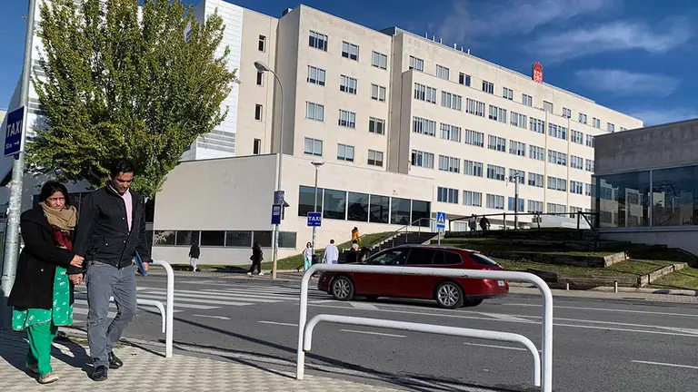 Vista del antiguo Hospital Virgen del Camino de Pamplona, actual maternidad del Complejo Hospitalario de Navarra.