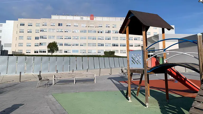 Vista del antiguo Hospital Virgen del Camino de Pamplona, actual maternidad del Complejo Hospitalario de Navarra. 