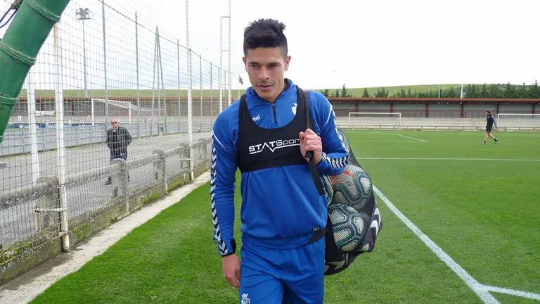 Facundo Roncaglia en un entrenamiento con Osasuna en Tajonar.