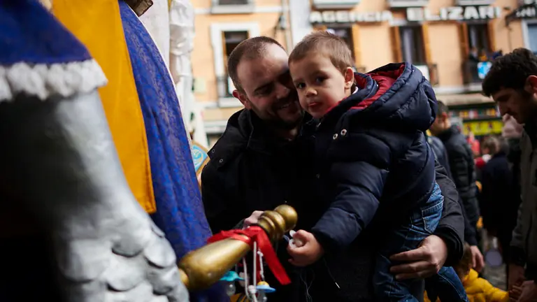 Festividad de San Santurnino, Partón de Pamplona, con procesión, Gigantes y Cabezudos y dantzaris. PABLO LASAOSA