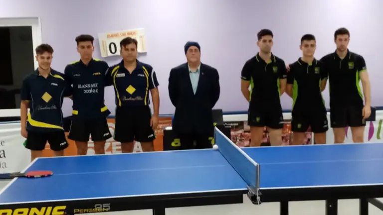 Equipo de Oberena de tenis de mesa. Cedida.