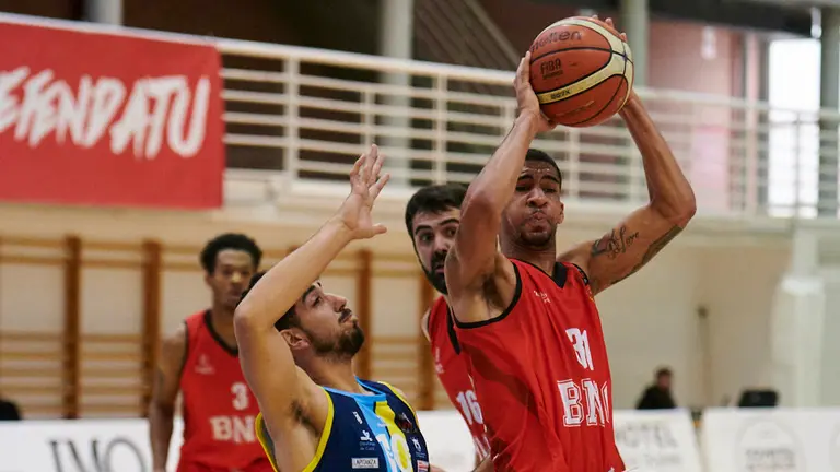 El Basket Navarra se enfrenta al Algeciras en el pabellón Arrosadía de Pamplona. PABLO LASAOSA

