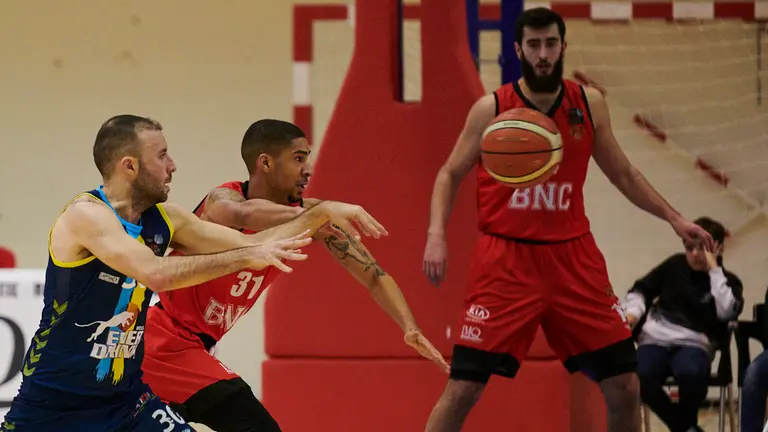 El Basket Navarra se enfrenta al Algeciras en el pabellón Arrosadía de Pamplona. PABLO LASAOSA

