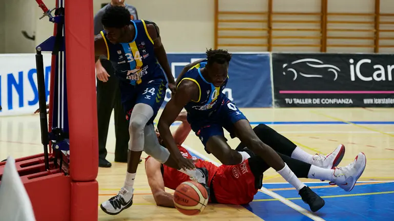 El Basket Navarra se enfrenta al Algeciras en el pabellón Arrosadía de Pamplona. PABLO LASAOSA
