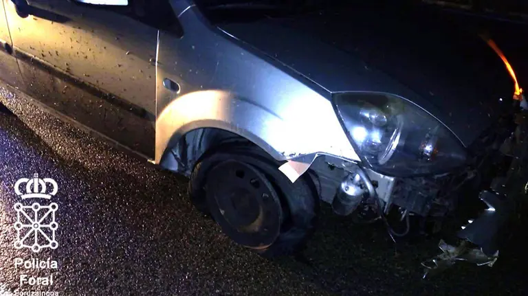 un conductor recorrió dos kilómetros sin neumático en Mendigorría POLICÍA FORAL
