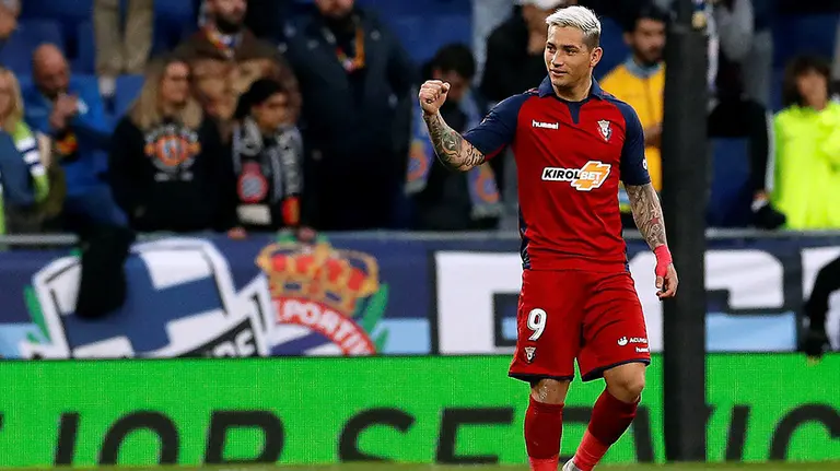Encuentro entre el Español y Osasuna en el RCDE Stadium de Cornellá (2)