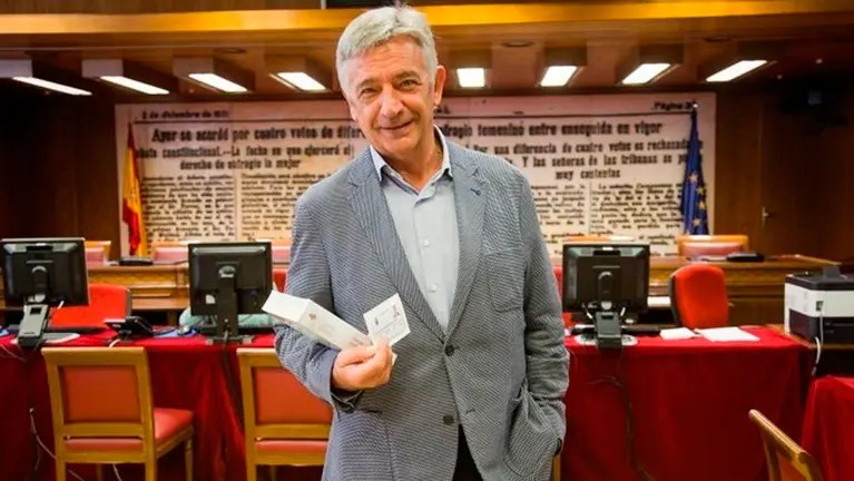 Koldo Martínez tras presentar sus credenciales para convertirse en el senador autonómico de Navarra. EUROPAPRESS
