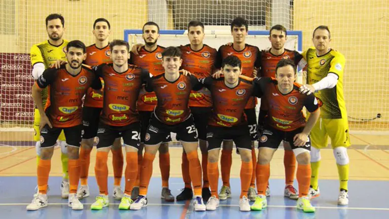 Equipo Ribera Navarra en la pista del Córdoba FS. @RiberaNavarraFS.