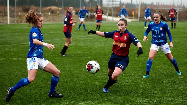 Osasuna femenino se enfrenta al Oviedo en las intalaciones de Tajonar. PABLO LASAOSA