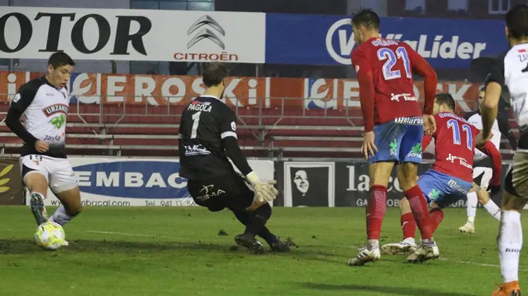 Partido de Segunda B entre el Calahorra y el Tudelano en La Planilla. @cdcalahorra.