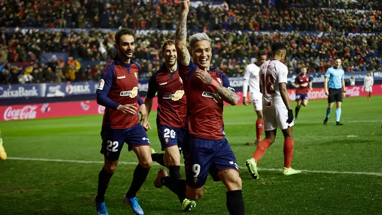 Partido de La Liga Santander entre Osasuna y Sevilla disputado en el estadio de El Sadar. IÑIGO ALZUGARAY
