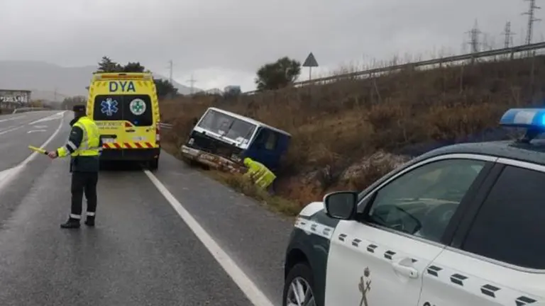 Accidente de tráfico en la N-121, en Muruarte de Reta, donde una mujer ha resultado herida leve GUARDIA CIVIL