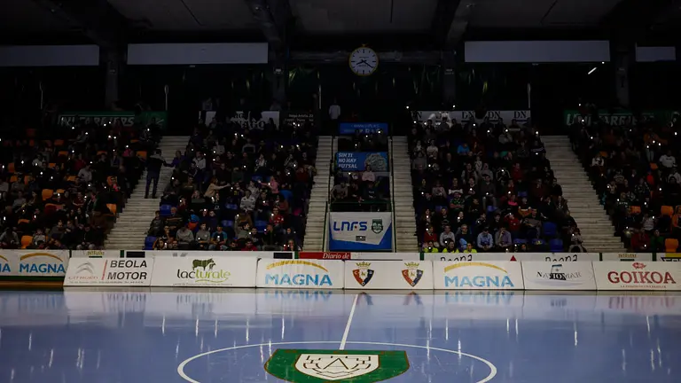 Partido de la LNFS entre Osasuna Magna y Jaén Paraíso disputado en el pabellón Anaitasuna. IÑIGO ALZUGARAY