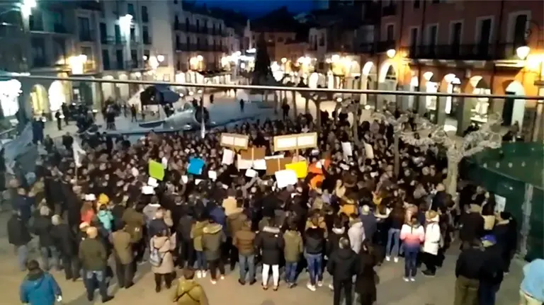 Concentración en Aranda de Duero a favor de los exjugadores condenados de la Arandina.