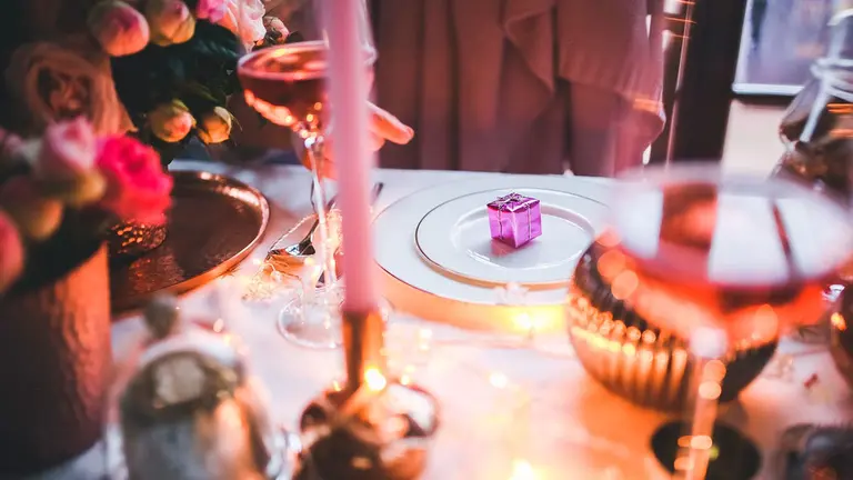 Una mesa preparada para celebrar la Navidad. ARCHIVO