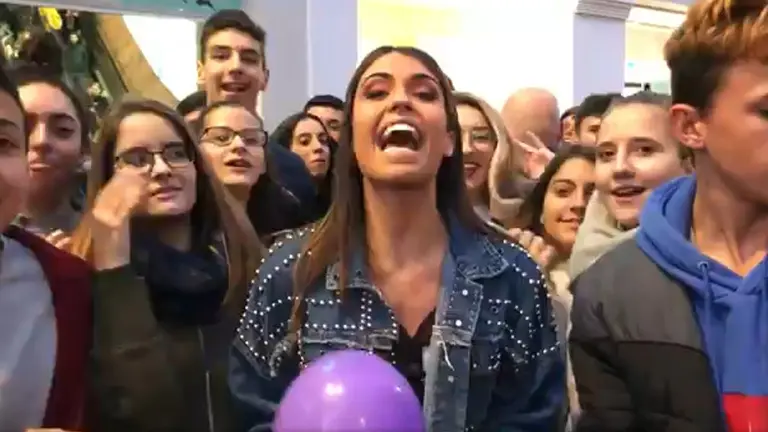 Sofia Suescun, en la manifestación de apoyo a Adara en Madrid que acabó siendo disuelta por la policía