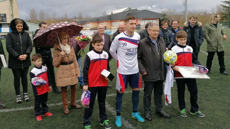 Homenaje a Marino Abardía expresidente de la UD Mutilvera. @UD_Mutilvera.