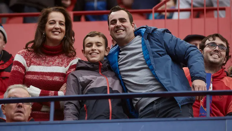 La grada de El Sadar durante el partido de La Liga Santander entre Osasuna y Real Sociedad. IÑIGO ALZUGARAY