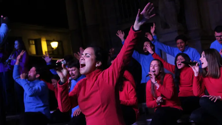 Concierto de Navidad en la plaza del Ayuntamiento de Pamplona de la Asociación Góspel de Navarra - ASOCIACIÓN GÓSPEL DE NAVARRA