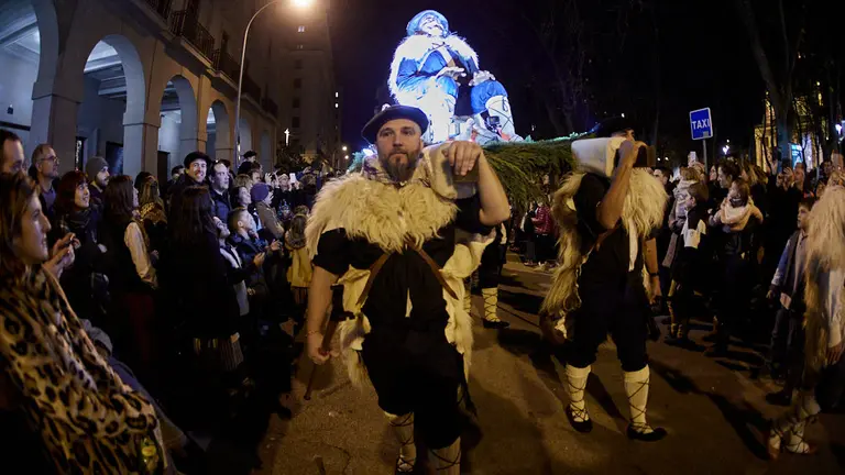 Salida del Olentzero por las calles de Pamplona. IÑIGO ALZUGARAY