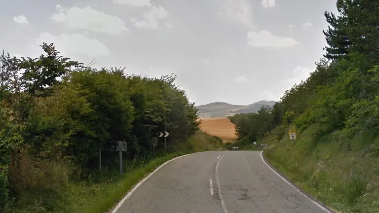 Kilómetro 5 de la NA-7010, en Gazólaz, donde un joven de 19 años ha sufrido un accidente de tráfico y ha fallecido