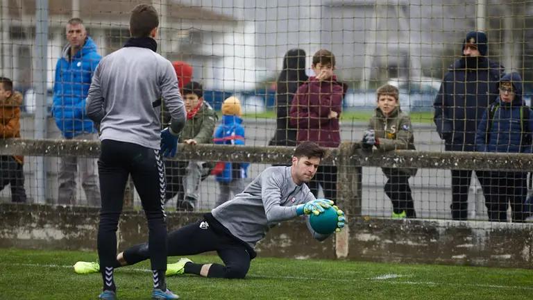 Entrenamiento de Osasuna en las instalaciones de Tajonar durante las vacaciones navideñas. IÑIGO ALZUGARAY