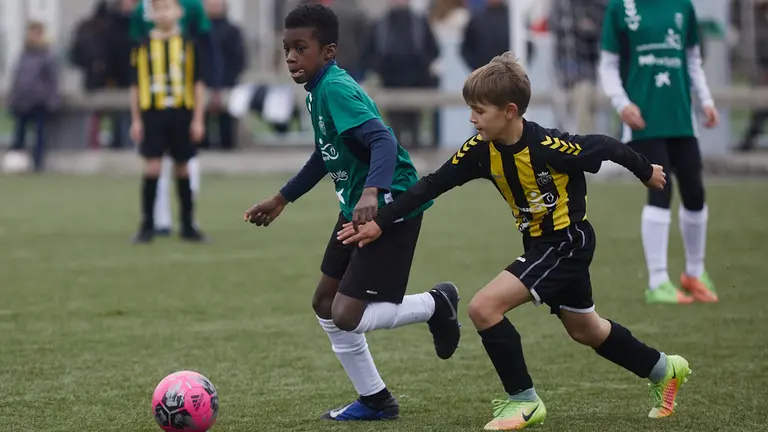 Partidos de dieciseisavos de final del XXXVIII Torneo Interescolar en categoría mixta. IÑIGO ALZUGARAY