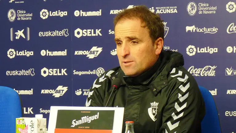 Jagoba Arrasate en una rueda de prensa en El Sadar. Navarra.com