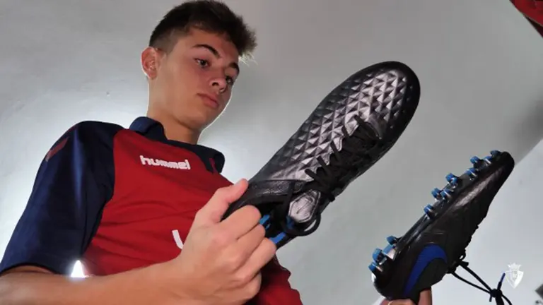 Jon de Luis Suescun amplía su contrato con el club rojillo. CA Osasuna.